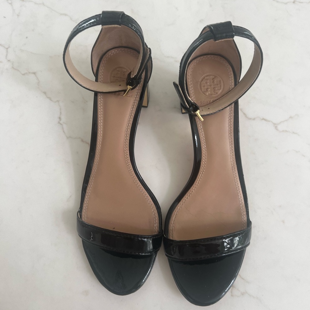 Tory Burch Cecile Patent sandals size
9
